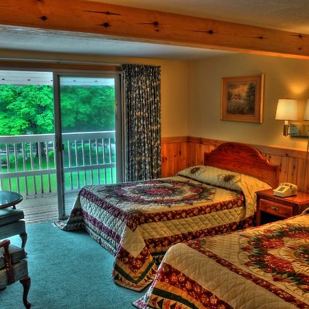 Covered Bridge River View Lodge (Adults Only) Jackson Room photo